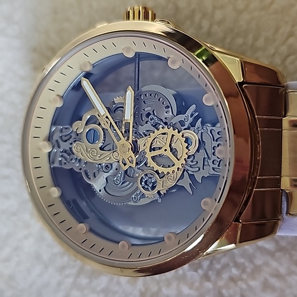 Gold Watch - Quartz Sport Watch - Picture 2 of 3